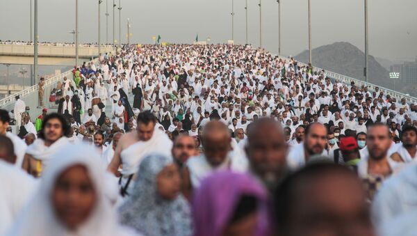 Сотни тысяч мусульманских паломников в долине Мина близ священного города Мекка - Sputnik 日本