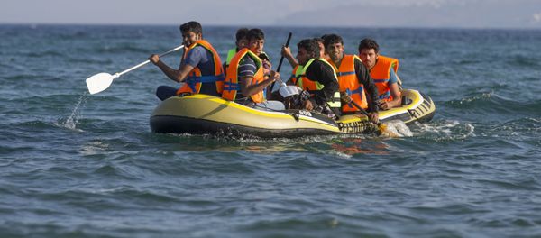 ポーランド　物理の授業で「いかだから何人のシリア難民を突き落とすべきか？」という問題が出される - Sputnik 日本
