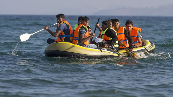 地中海リビア海岸部で６隻に１８００人以上の移民が発見 - Sputnik 日本